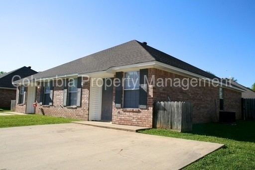 Primary Photo - Cute Duplex in Nash!