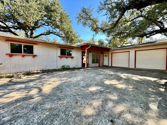 Building Photo - 9107 Rockcrest Circle
