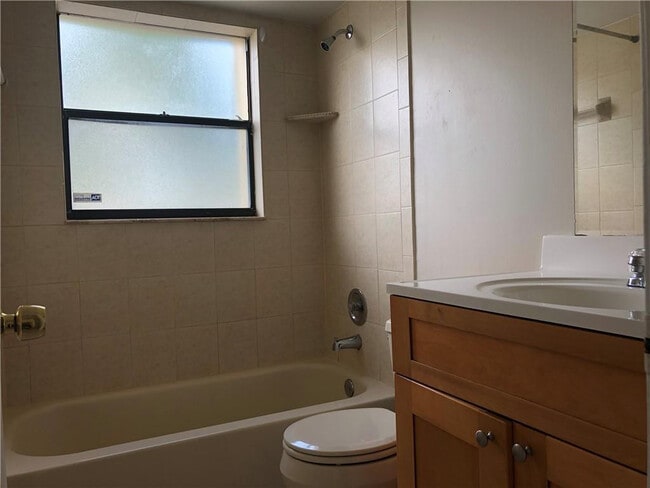 Foto del edificio - 11034 Royal Palm Blvd