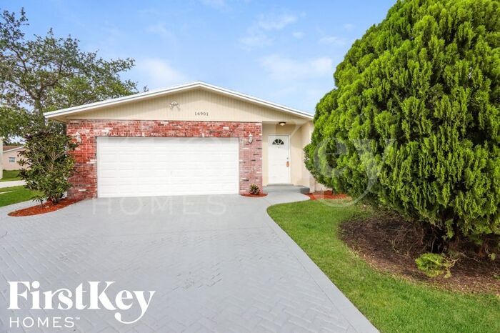 Foto principal - 16901 SW 108th Ave