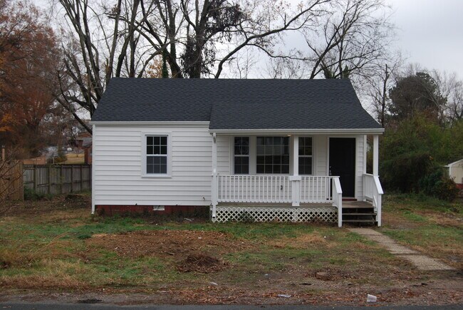 Foto del edificio - Cozy, Convenient, Charming Home Available ...