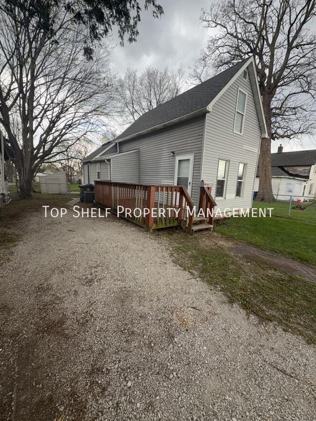 Building Photo - 1713 Lyon St