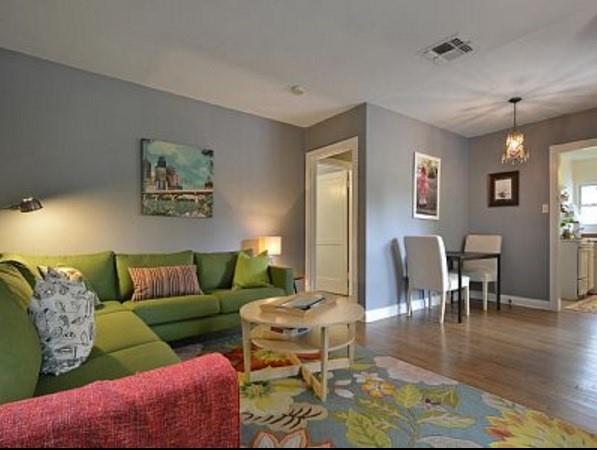 Foto del edificio - 2933 Higgins St