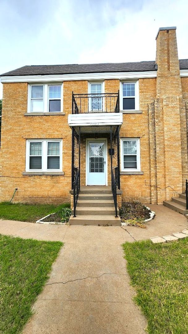 Foto del edificio - 1403 N Miller Blvd