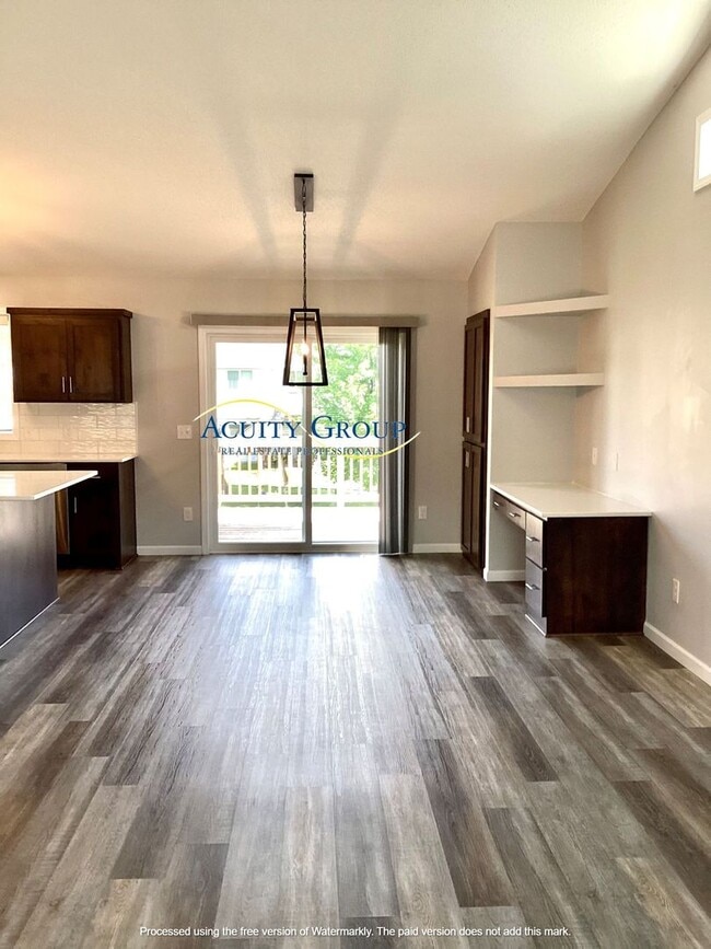 Building Photo - 3BR, 2 1/2 BA Single Family Home in Elk River