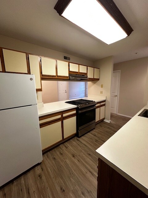 Foto del edificio - 2300 Waters Edge Dr