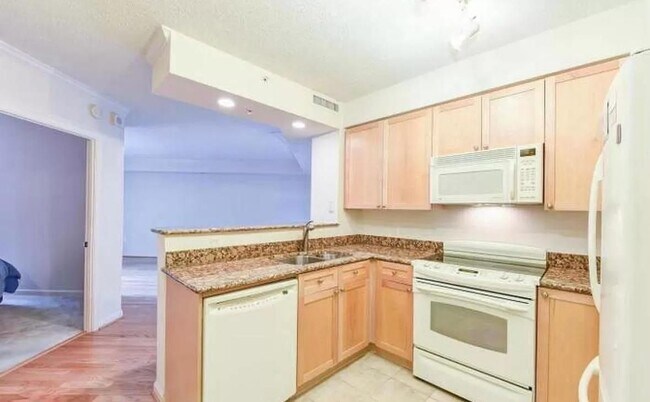 Foto del edificio - 3101 N Hampton Dr