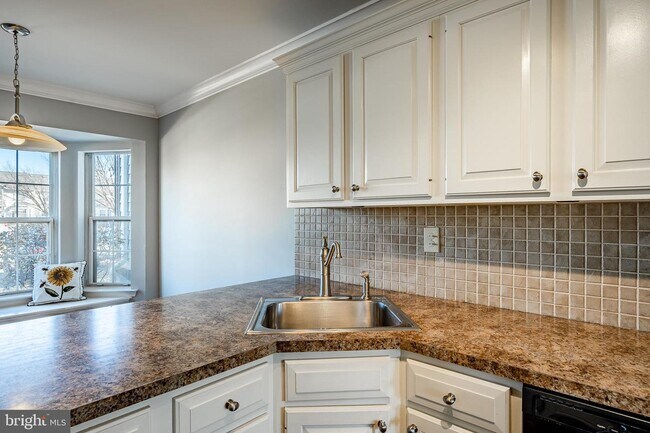 Building Photo - 29 Red Tail Ct
