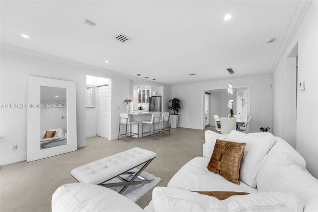 Building Photo - Southwest 85th Avenue, Miami, FL 33155 - 4...
