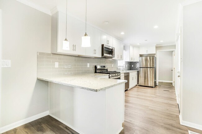 Building Photo - 1371 Spring Valley Ln