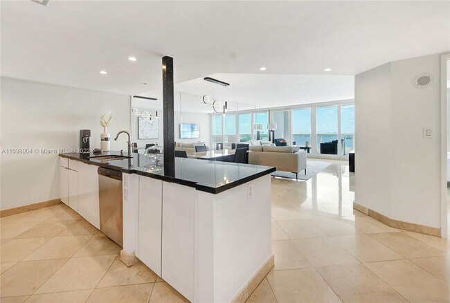 Foto del edificio - 1717 N Bayshore Dr