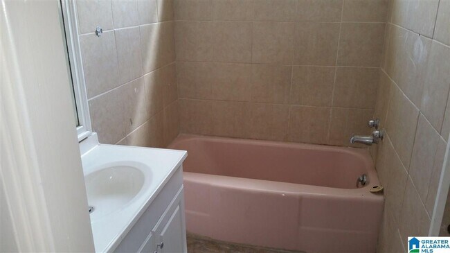 Foto del edificio - Bright & Spacious 3BR/2BA Home for Rent