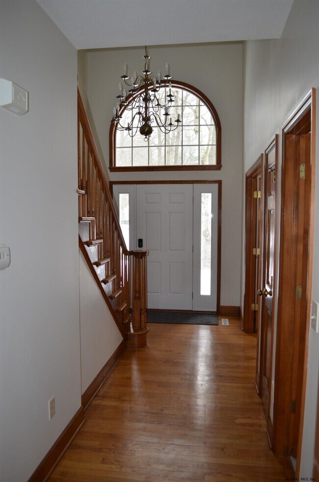 Building Photo - 74 Robinwood Dr