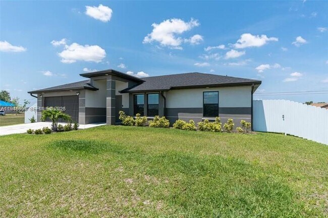 Building Photo - 1302 NE 2nd Pl