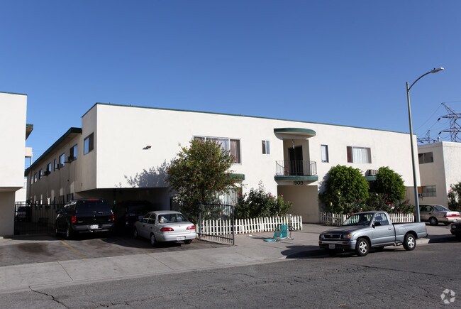 Park Parthenia Apartments Northridge Ca Building Photo Park Parthenia