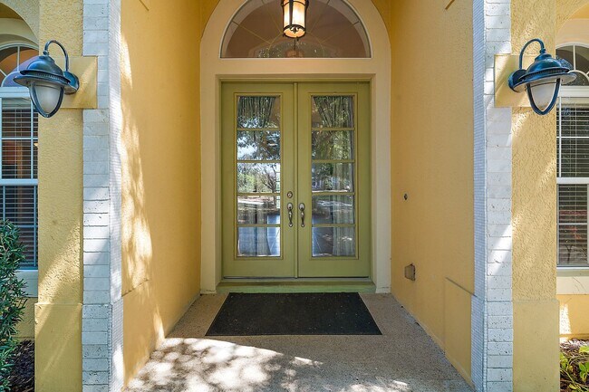 Building Photo - Gorgeous 3-Bedroom, 2-Bath in Bright Water...