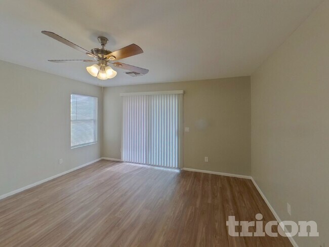 Foto del edificio - 40399 W Thornberry Ln