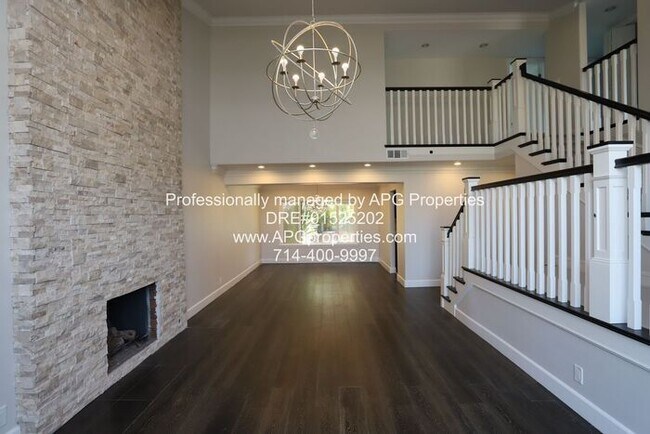 Foto del edificio - Newly updated 5 Bedroom / 3 Bathroom House...