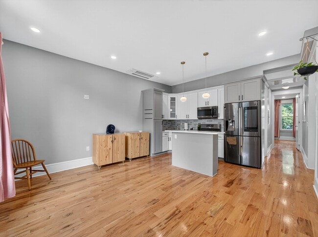 Building Photo - 70 Sherman Pl