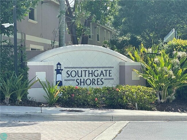 Building Photo - 8624 S Southgate Shores Cir