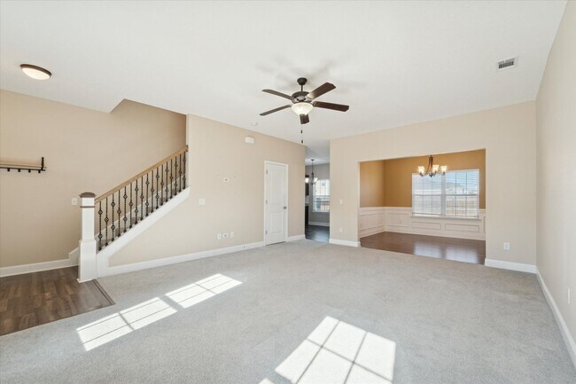 Foto del edificio - MOVE-IN READY! (Pet Friendly)