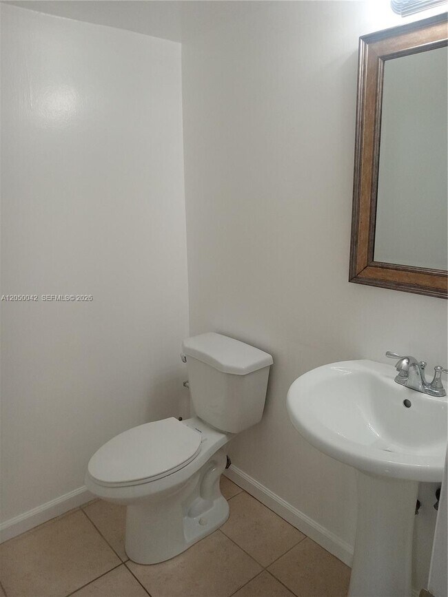 Foto del edificio - 8315 SW 72nd Ave