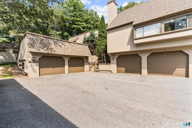 Foto del edificio - 43 Great Meadow Ln