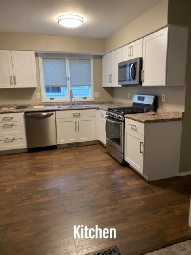 Building Photo - Duplex - Must See