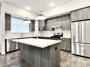 Building Photo - 5815 Fairdale Ln