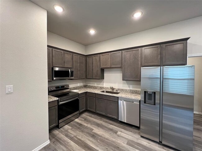 Building Photo - 11597 Persimmon St