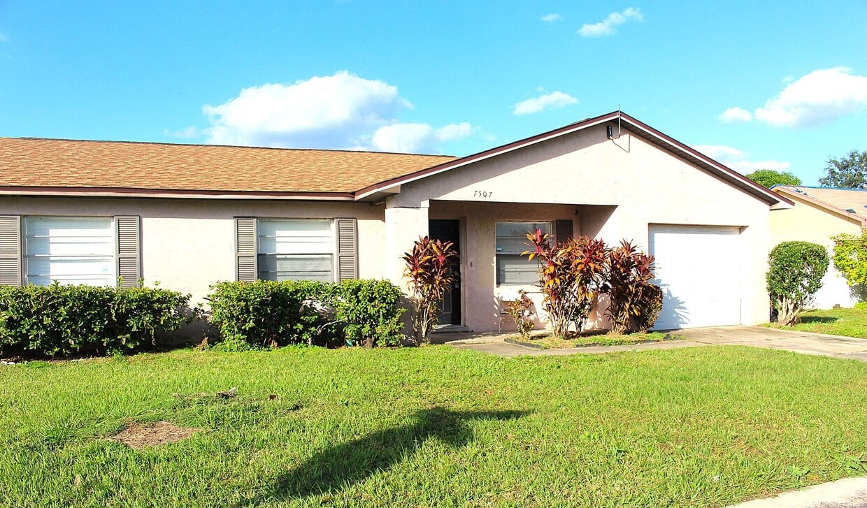 Foto principal - Home in the Goldenrod Area for rent.