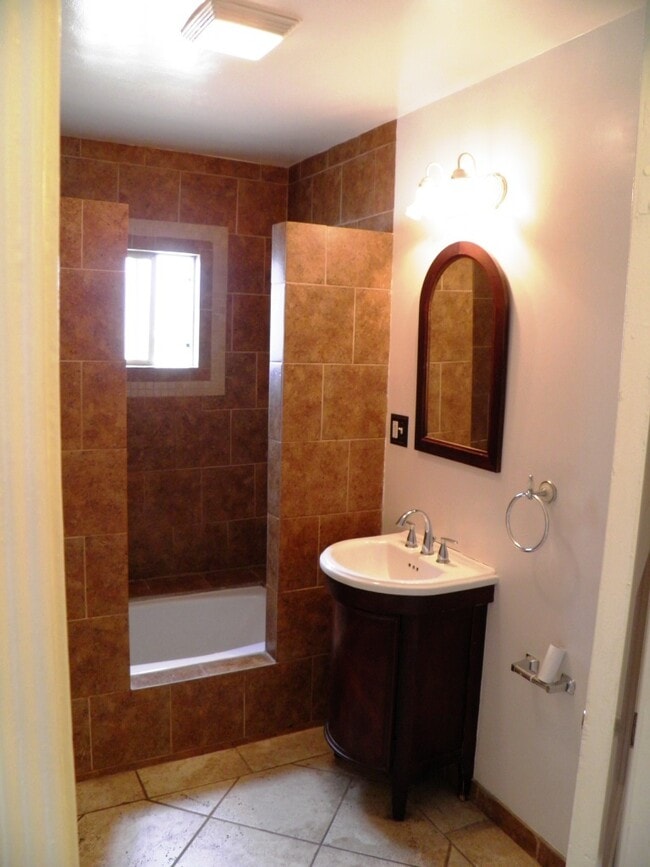 Building Photo - 1269 S Ridgeley Dr