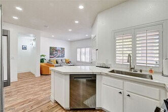 Building Photo - 251 S Green Valley Pkwy