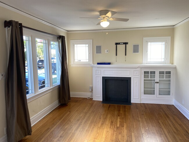 Building Photo - 1281 S Mullen Ave