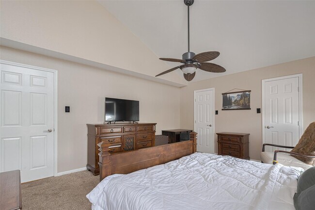 Foto del edificio - 182 April Point Dr N