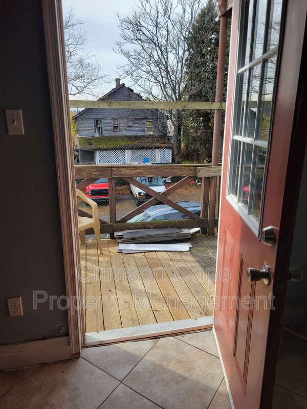 Building Photo - 212 Ash St