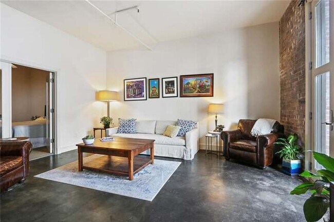 Foto del edificio - 900 S Peters St