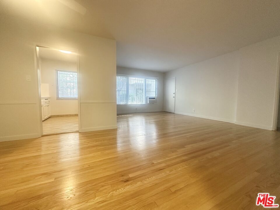 Foto principal - 8360 Blackburn Ave