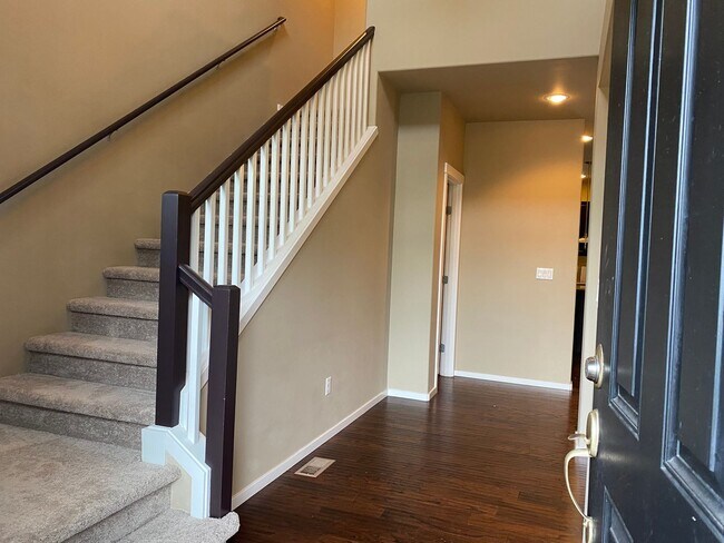 Foto del edificio - Stately Martha Lake 4 Bedroom Residence