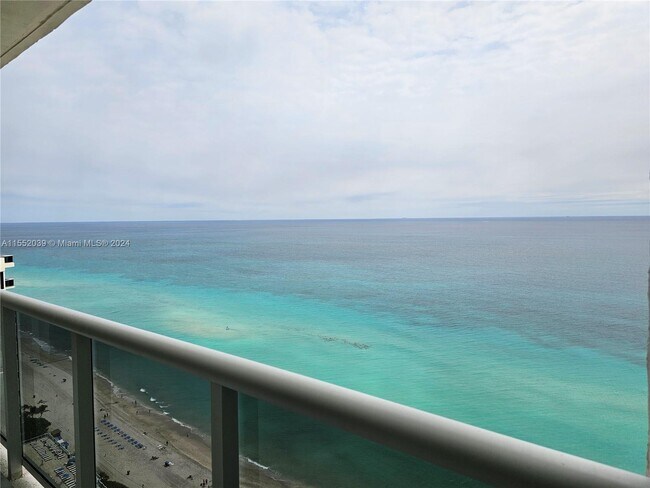 Foto del edificio - 19111 Collins Ave