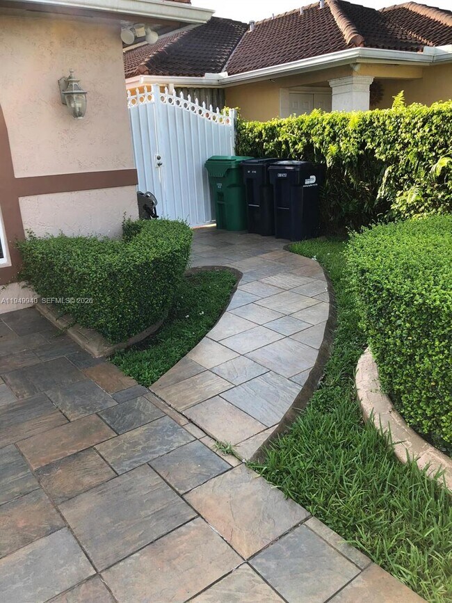 Building Photo - 4939 SW 144th Ave