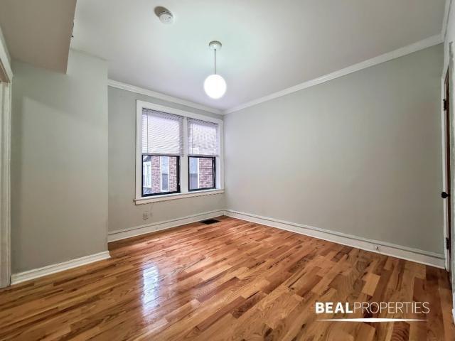 Foto principal - 2 bedroom in CHICAGO IL 60613