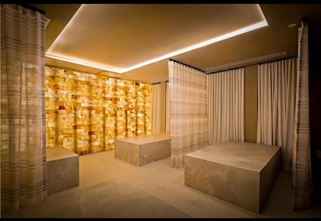 Foto del edificio - 8701 Churchill Rd