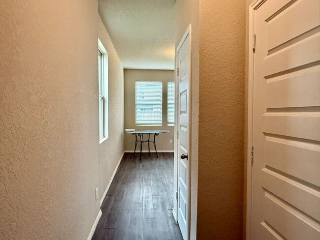 Building Photo - 10534 Green Rock Dr