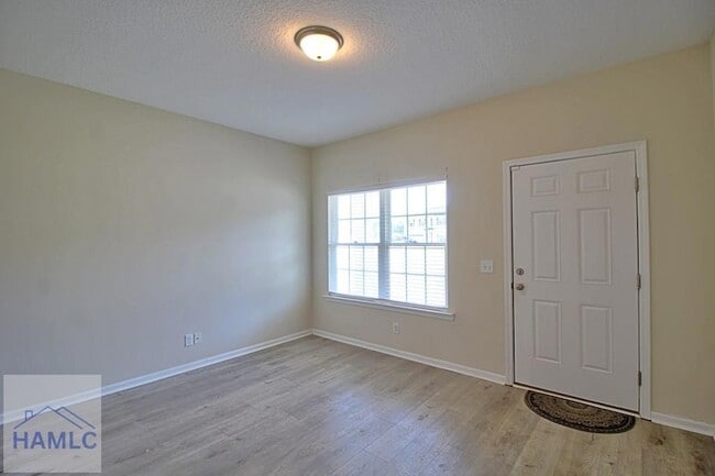Building Photo - 260 Whippoorwill Wy NE