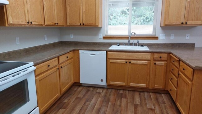 Building Photo - 1034 SW Princeton Pl