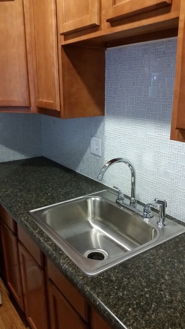 Interior Photo - 530 N Lincoln