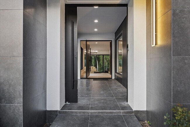 Foto del edificio - 203 Cove Creek Ln