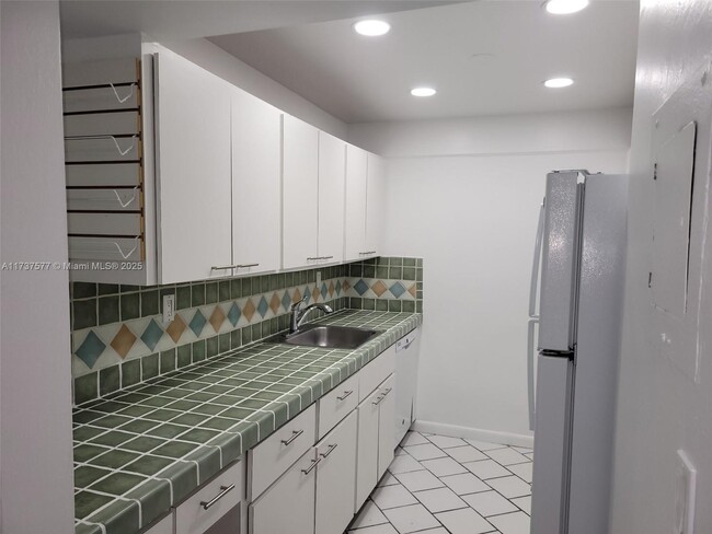 Foto del edificio - 9400 SW 77th Ave