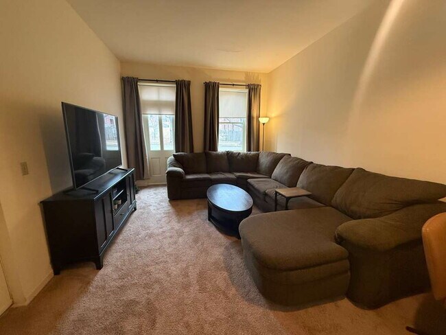 Building Photo - "Furnished Urban Oasis: Spacious 1-Bedroom in Prime St. Louis Location, SOULARD – 900 Sq Ft of Co...